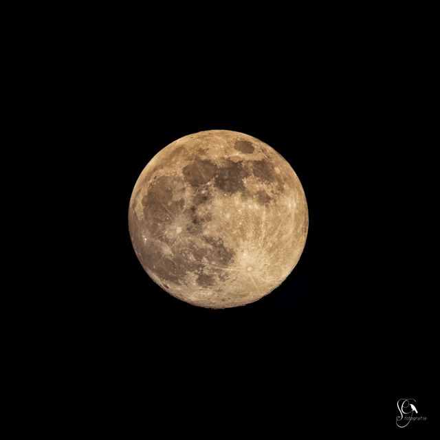 Volle maan gefotografeerd door Sander Goudzwaard op 7 mei 2020