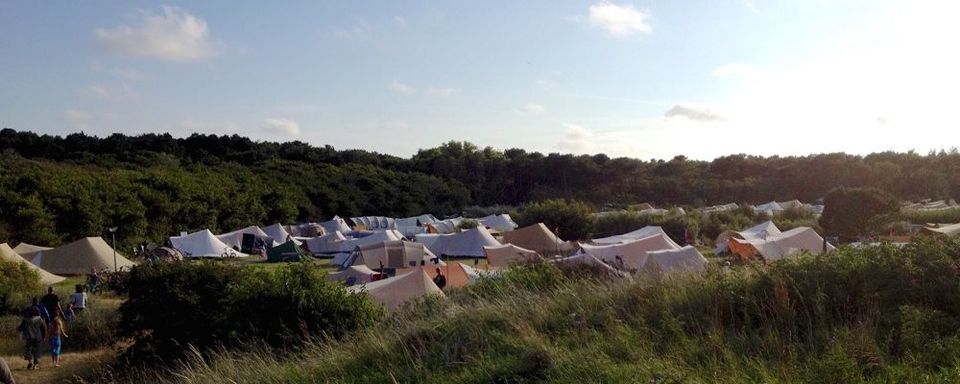 Foto van tenten op Vak wit Stortemelk Vlieland