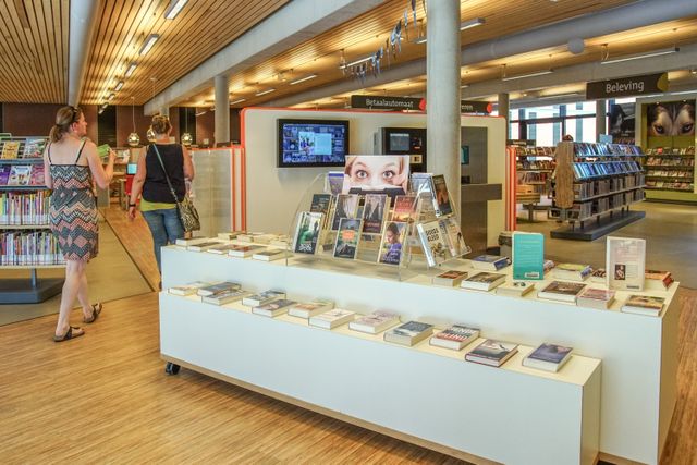 Dit is de bibliotheek in Oosterheem