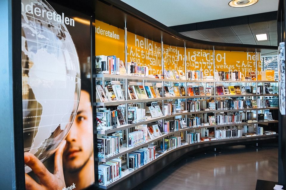 Boeken bij de Nieuwe Bibliotheek Almere.