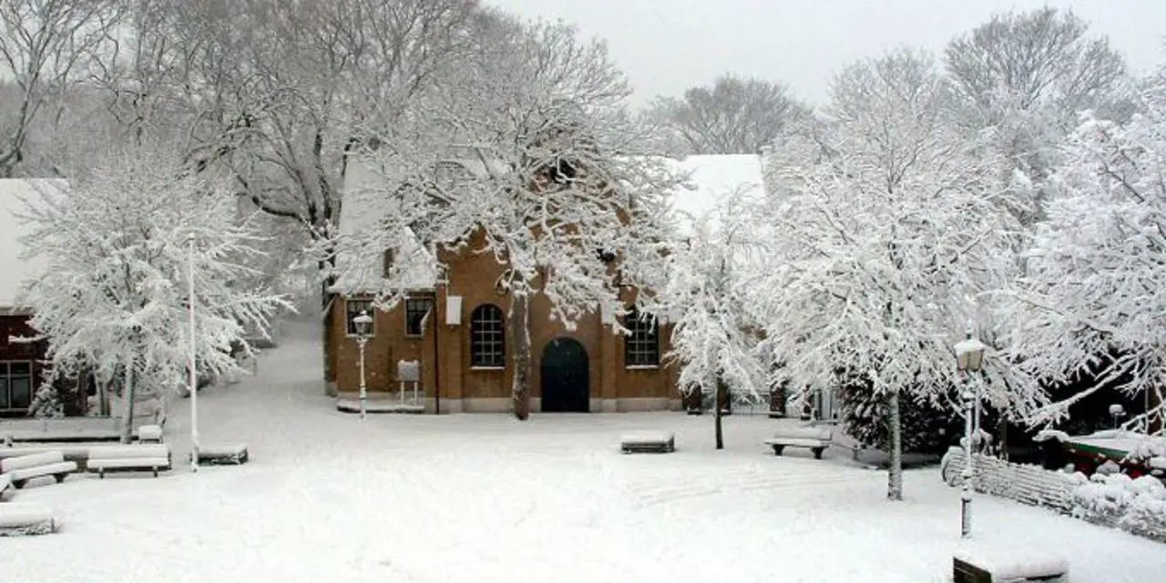 nicolaaskerk vlieland winter
