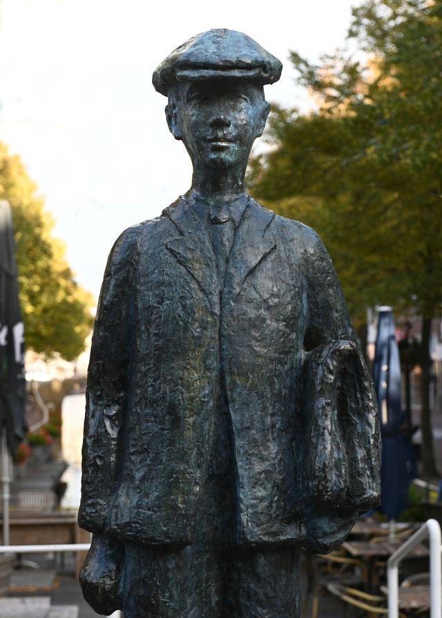 Anton Wachter standbeeld in binnenstad Harlingen