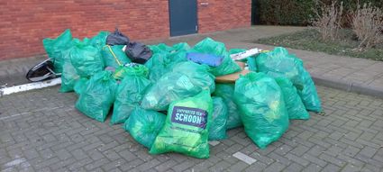 Litter clean-up day in Moerdijk