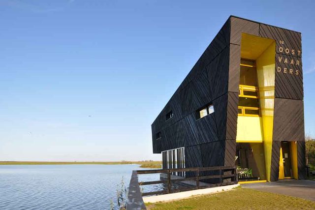 Natuurbelevingcentrum de Oostvaarders in Almere is de perfecte plek om een ontdekkingstocht naar de Oostvaardersplassen te beginnen.