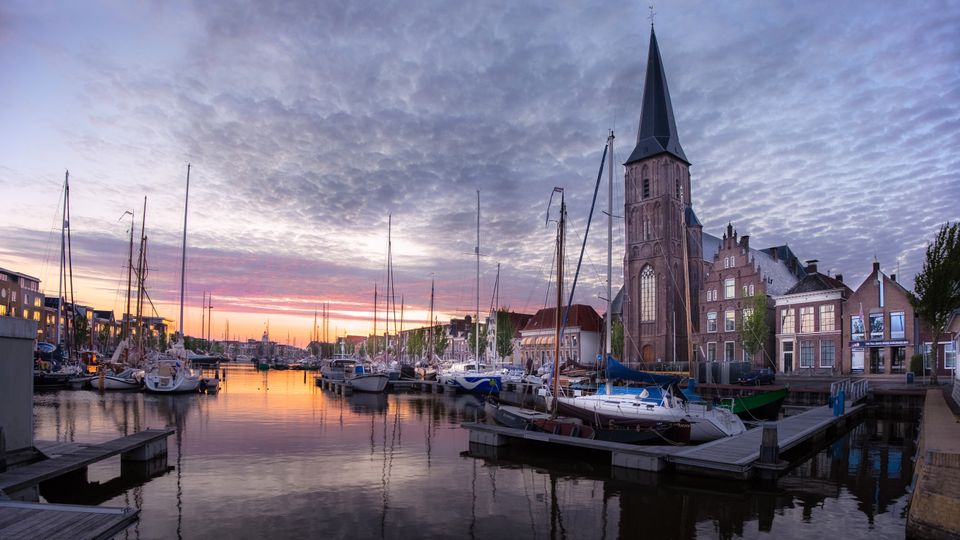 Zuiderhaven Harlingen met zonsondergang