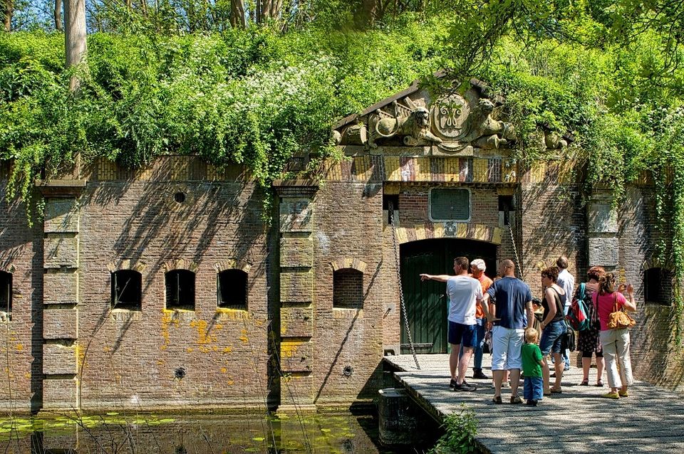 Fort Rijnauwen is een van de forten van de Hollandse Waterlinie.