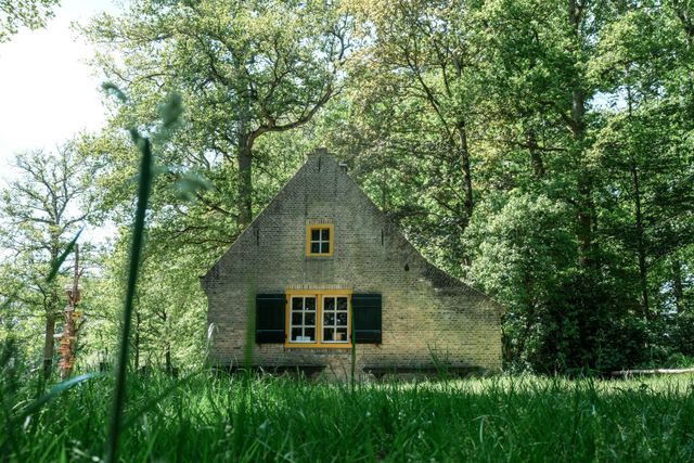 Bakkershuisje in natuurgebied de Pannenhoef in West-Brabant