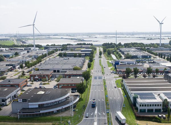 Foto van het bedrijventerrein in Zoetermeer. Hier staan verschillende bedrijven die binnen het zelfde terrein werken.