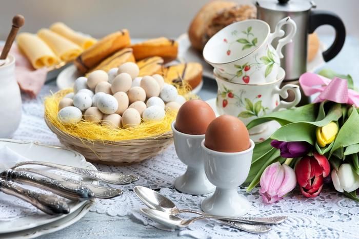 Eieren en ontbijt tijdens Pasen