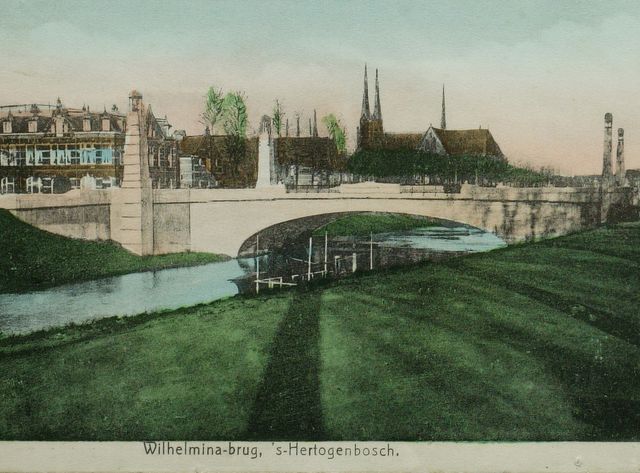 Wilhelminabrug prentbriefkaart circa 1925 