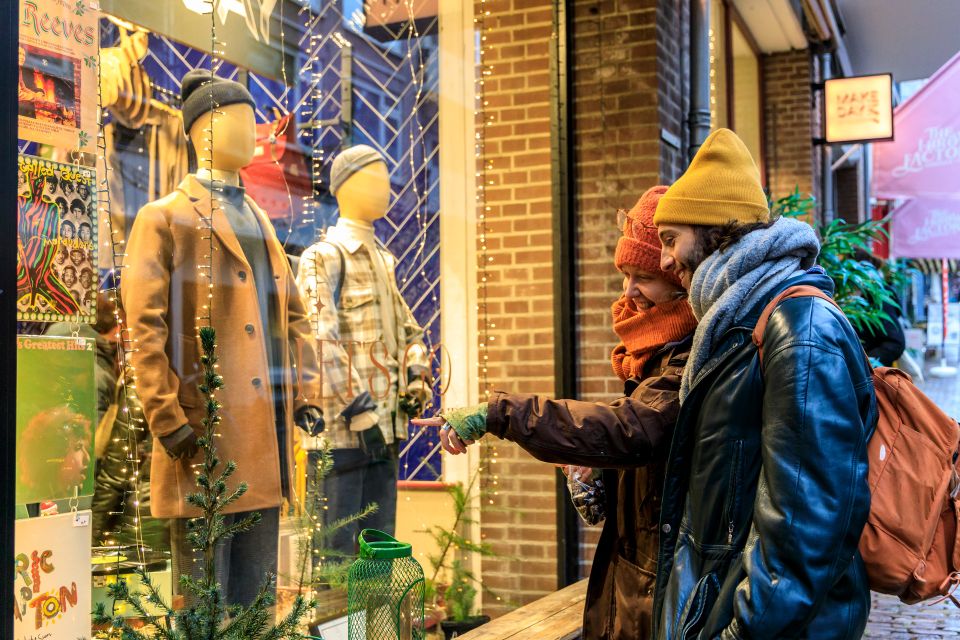 Winkelen bij Make My Day in de Stikke Hezelstraat in Nijmegen, december 2021