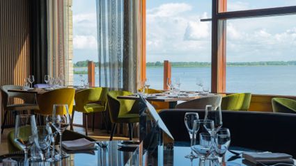 Restaurant Bordeaux met uitzicht over het Gooimeer