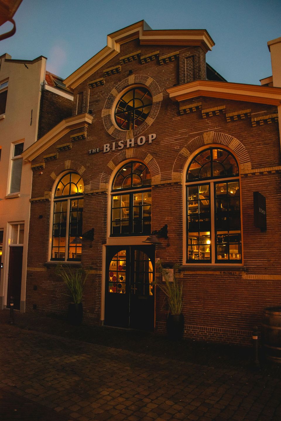 Vooraanzicht Restaurant The Bishop in Leiden