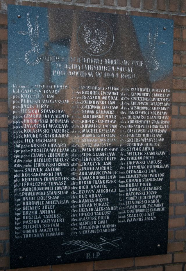 A total of 97 Polish  soldiers were killed at Driel and Oosterbeek in 1944. The plaque now lists 93 names. The plan is to replace the plaque for a version with all 97 names.