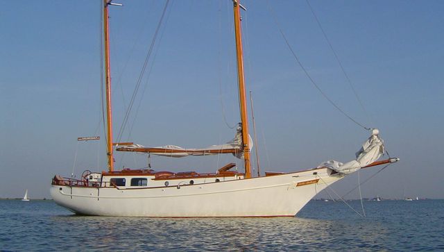 Boot van Sailing Daily