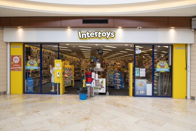 Dit is de Intertoys, een speelgoedwinkel in de Passage van het Stadshart.