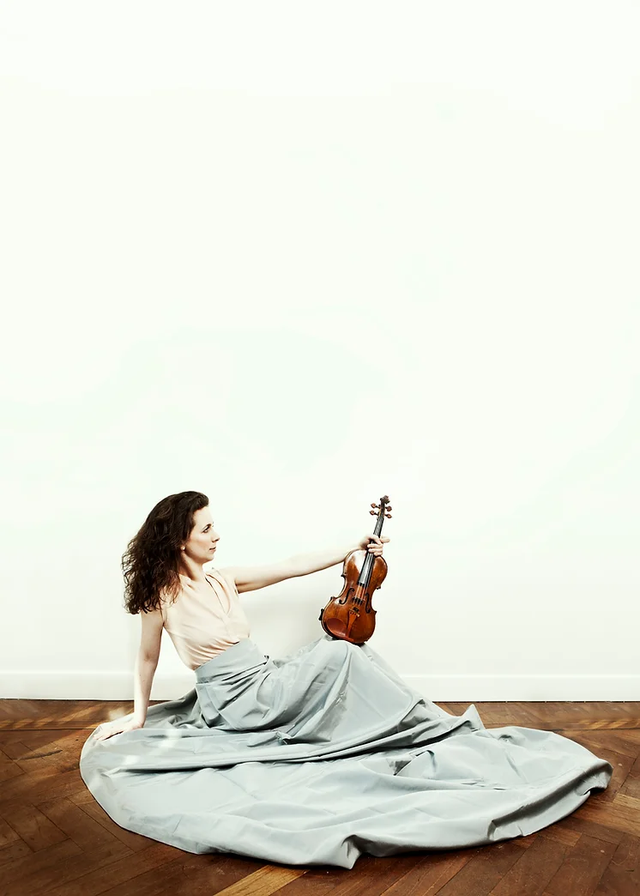 Nadia Wijzenbeek met viool