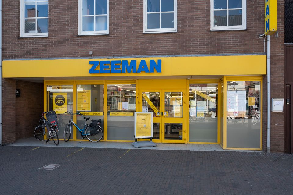 Dit is een foto van de Zeeman in de Dorpsstraat in Zoetermeer.