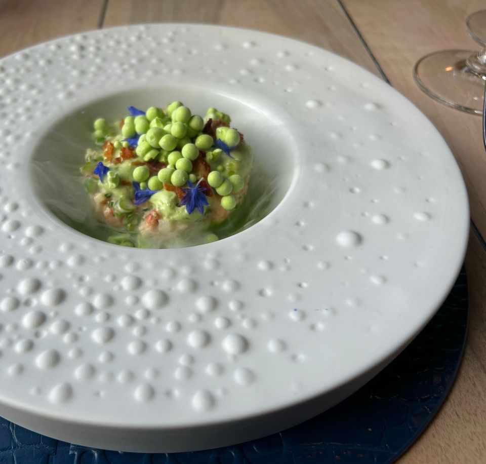 Green beans – Dutch shrimps from Lauwersoog – Wakame & Jalapeno foam – Water mint nitro pearls