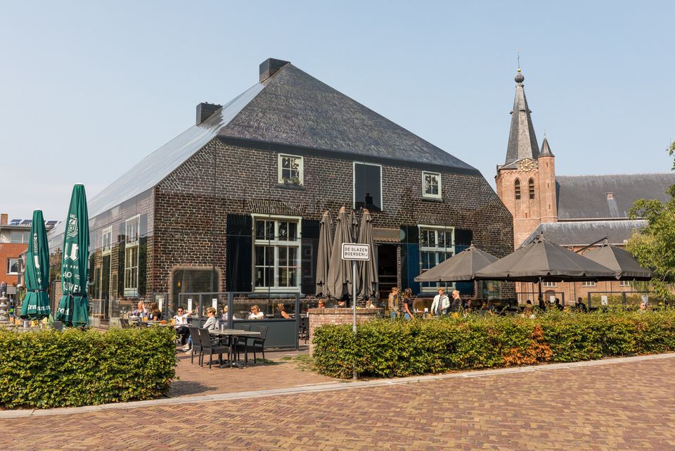 Een foto van de Glazen Boerderij in Meierijstad.