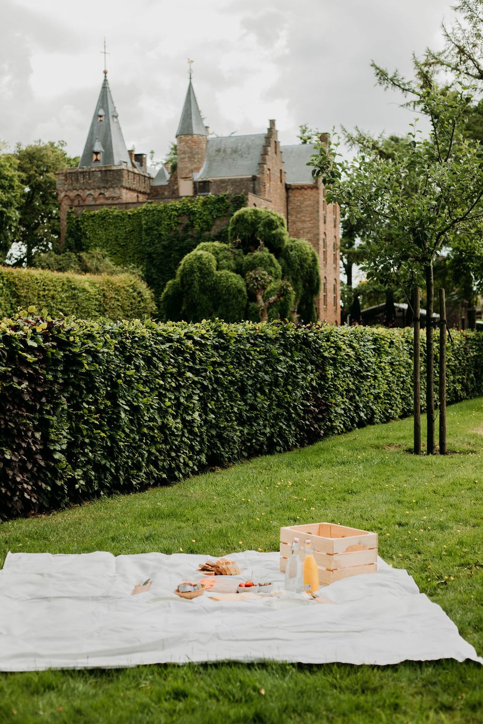 Picknick in de kasteeltuin van Kasteel-Museum Sypesteyn