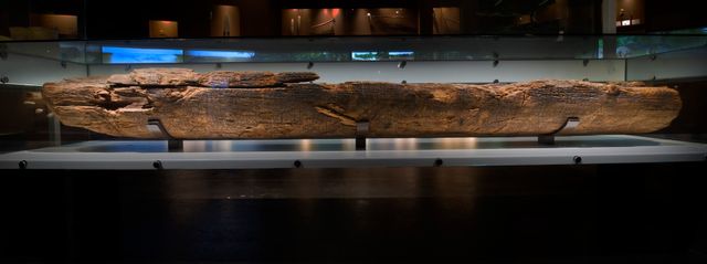 Prehistorische houten kano genaamd de Kano van Pesse.