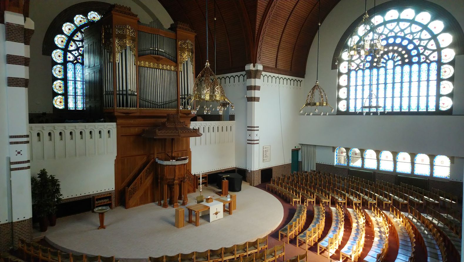 De steinmeyer orgel in de Adventskerk.