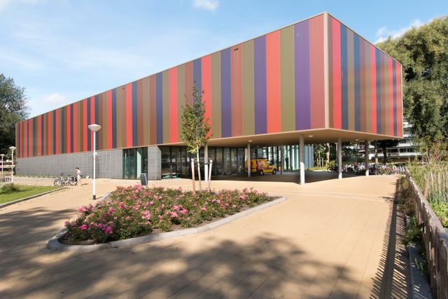 Foto van het multifunctioneel Sportcentrum aan de Willem Alexanderplantsoen in Zoetermeer.