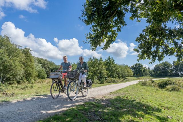 Op Schouwen-Duiveland | Echtpaar fietst door Vroongronden