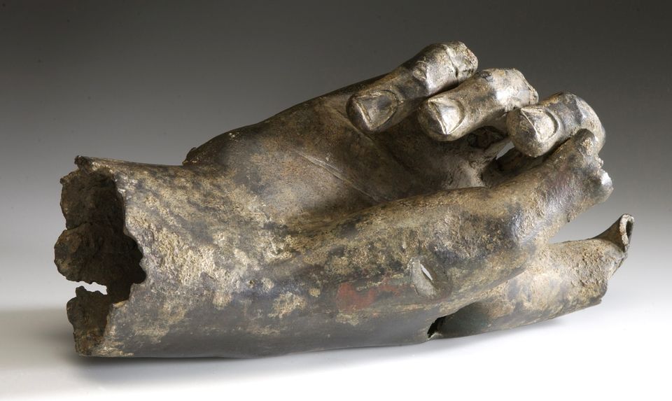Bronzen hand, waarschijnlijk van een keizerbeeld