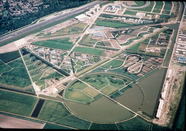 Luchtfoto van het gehele Floriade gebied in 1992
