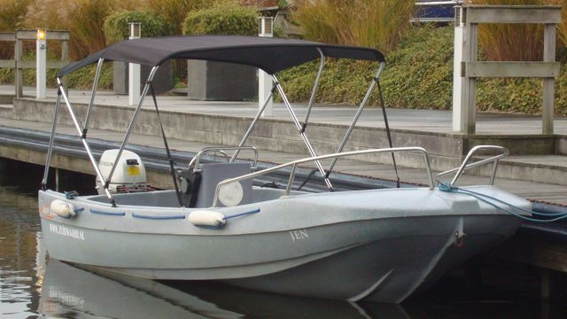 4,5 meter open motorboot met 10pk vaarbewijsvrij