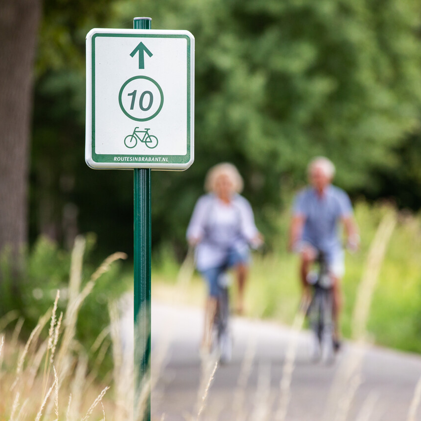 Volg deze bordjes en fiets eenvoudig de route van het ene naar het andere genummerde knooppunt.