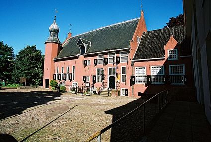 kasteel van Coevorden in de zomer gefotografeerd.