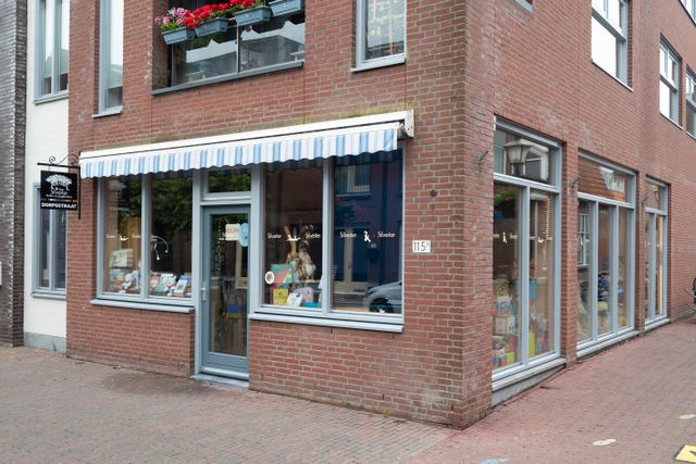 Dit is Silvester Boek en Spel in de Dorpsstraat in Zoetermeer.
