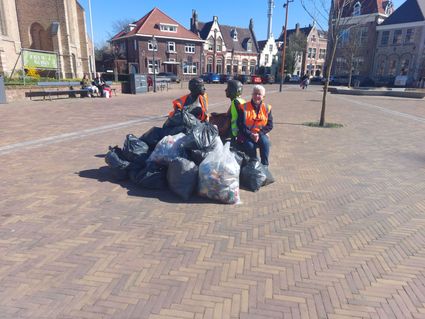 Litter clean-up day in Klundert