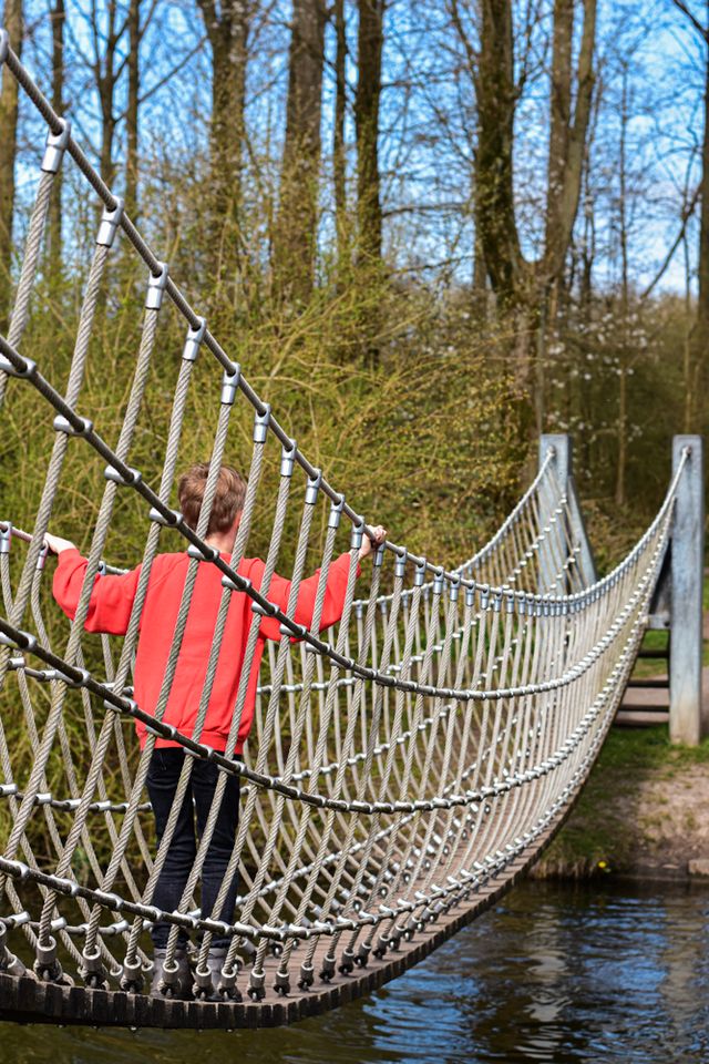 Foto van De Ontdekkers van spelen op de brug in Speelbos De Balij in het Balijbos in Zoetermeer. Zoetermeer is de plek.