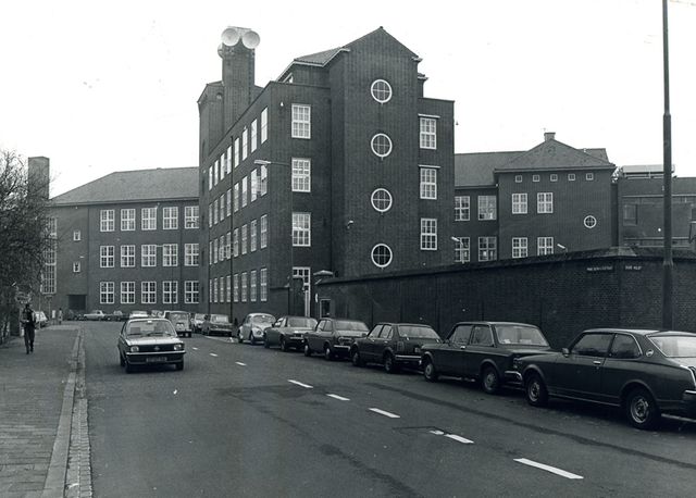 De PTT-telefooncentrale aan de Prins Bernhardstraat in de jaren 1970.