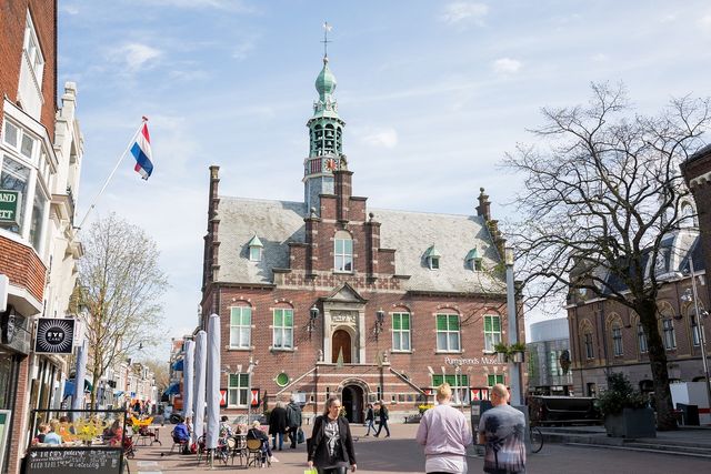 A picture of the Purmerend Museum on the Kaasmarkt
