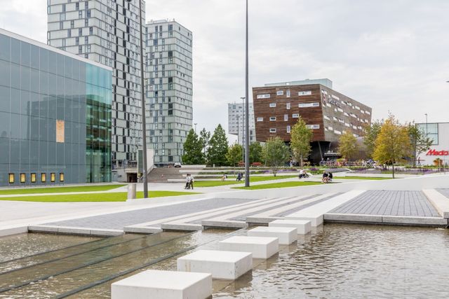 De esplanade in Almere Centrum na verbouwing 2020
