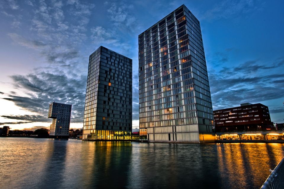 Gebouw Side by Side, onderdeel van de architectuur in Almere, Flevoland