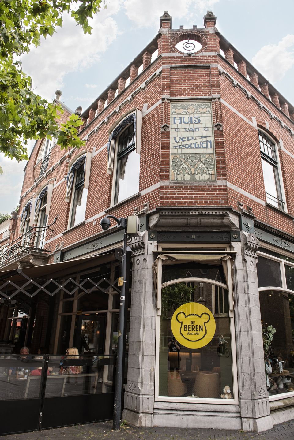 Het prachtige pand van restaurant de Beren in Oosterhout