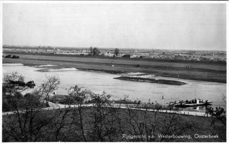 Ansichtkaart van het uitzicht vanaf de Westerbouwing uit 1938. Vanaf hier was er goed uitzicht over de Rijn en de weg langs de dijk ten zuiden van de rivier.