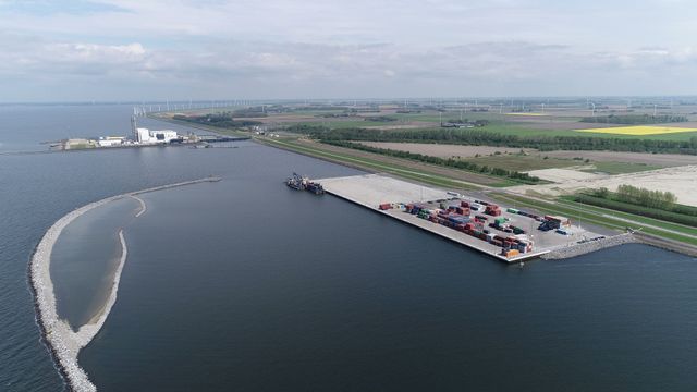 Flevokust Haven aan de waterzijde in Lelystad, Flevoland