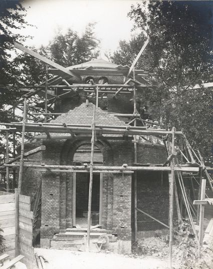 Pier Pander tempel in aanbouw