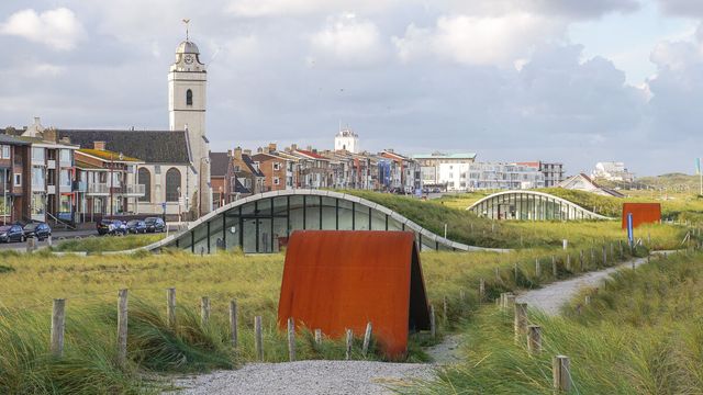 Boulevard in Katwijk aan Zee met duinen