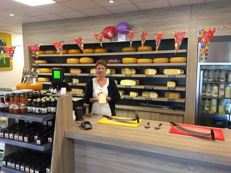 Winkeltje van Kaasboerderij De Zuidgeest met kaas en streekproducten.