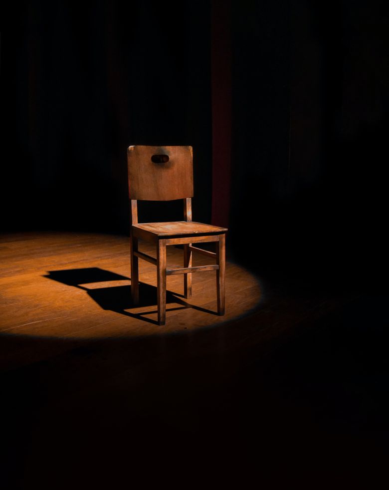Sfeerbeeld van een stoel op het podium