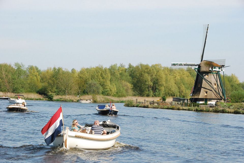 Oegstgeest on the water