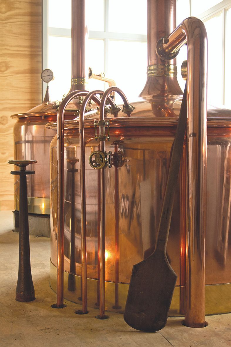 In de brouwerij brouwt Maximus met stoom ambachtelijke bieren op haar eigen koperen installatie. De basis van het bier wordt gevormd door zuiver water, gerst, hop en gist. Dit maakt de speciaalbieren tot een puur en echt product.